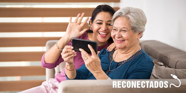 reconectados programa diseñado para reducir la brecha digital en adultos mayores